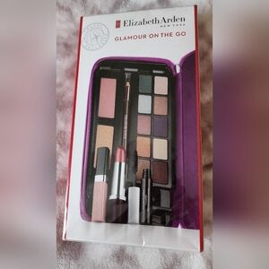 New Elizabeth Arden Glamour on the go make up